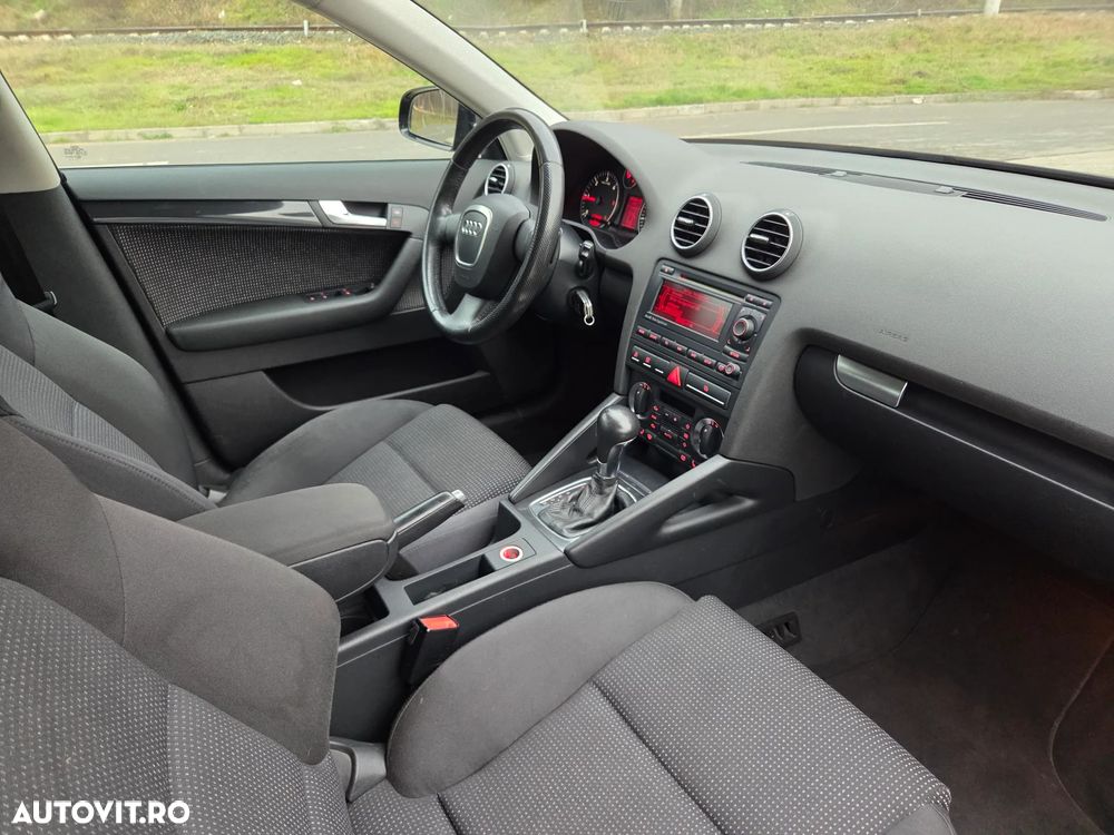 Audi A3 2.0 TDI Sportback DSG Attraction - 2