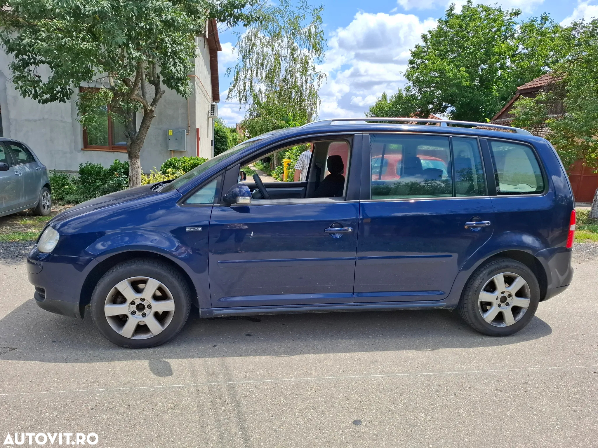 Volkswagen Touran 1.9TDI Trendline Aut - 5