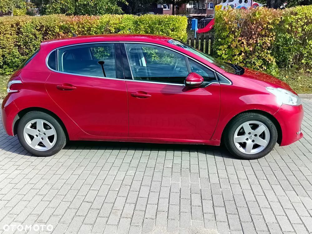 Peugeot 208 e-HDi FAP 92 Stop&Start Allure - 4