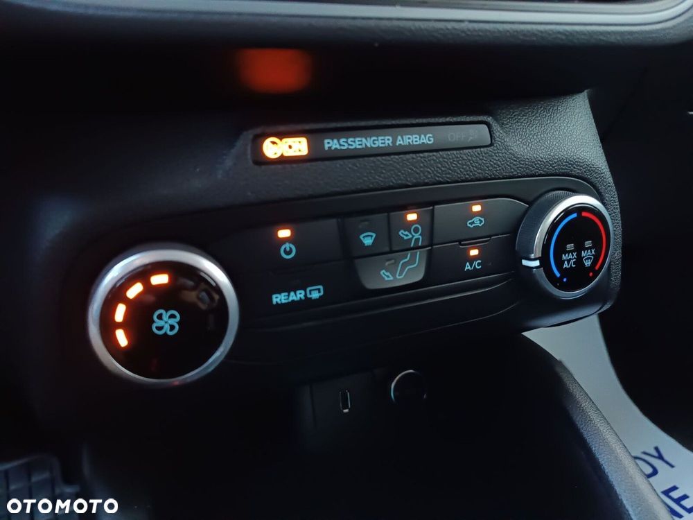 Ford Focus 1.0 EcoBoost Trend - 23