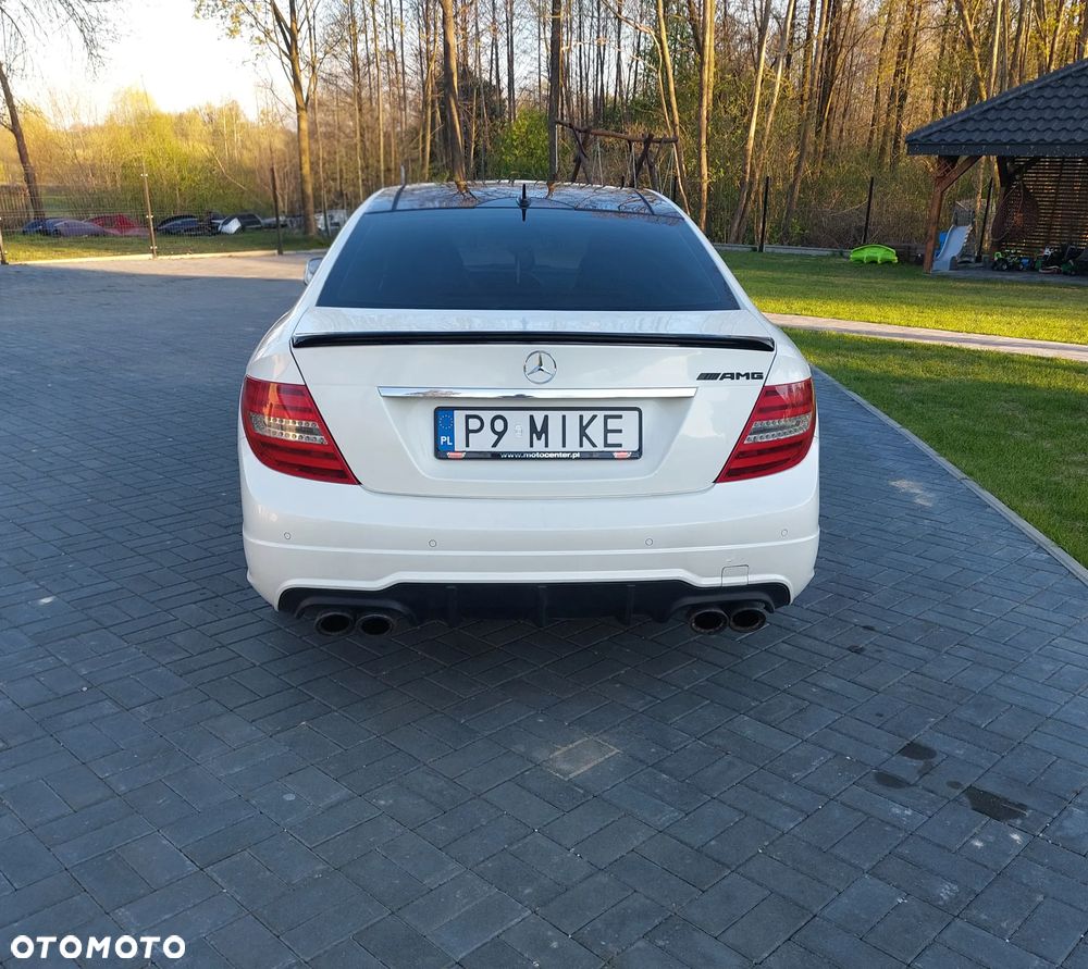 Mercedes-Benz Klasa C 250 CDI DPF BlueEFFICIENCY 7G-TRONIC Edition 1 - 5