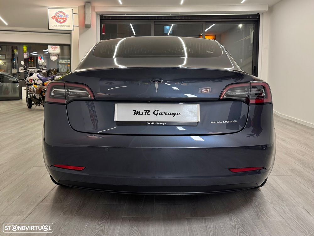 Tesla Model 3 - 3