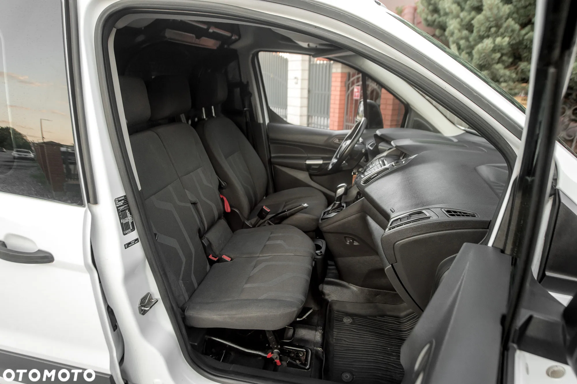 Ford Tourneo Connect 1.5 TDCi Start-Stop Titanium - 20