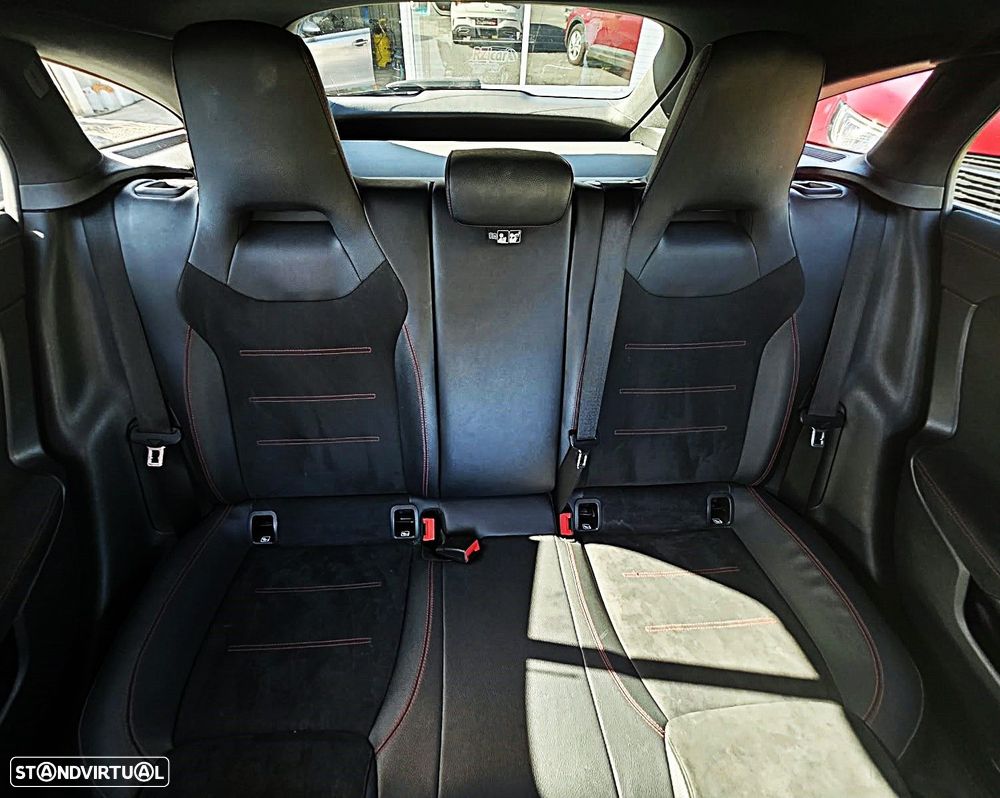 Mercedes-Benz CLA 250 - 12