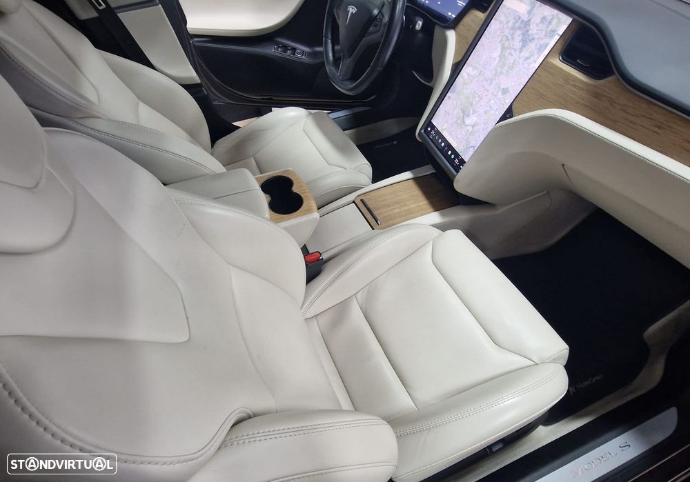 Tesla Model S - 15
