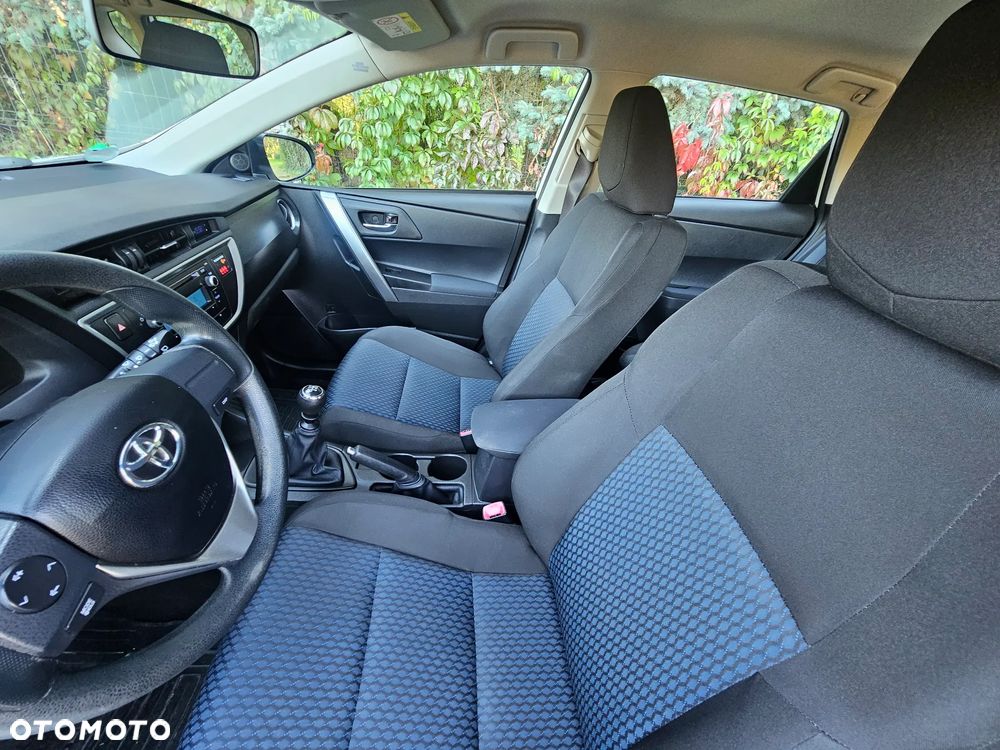 Toyota Auris 1.33 Dual-VVT-i Edition - 18