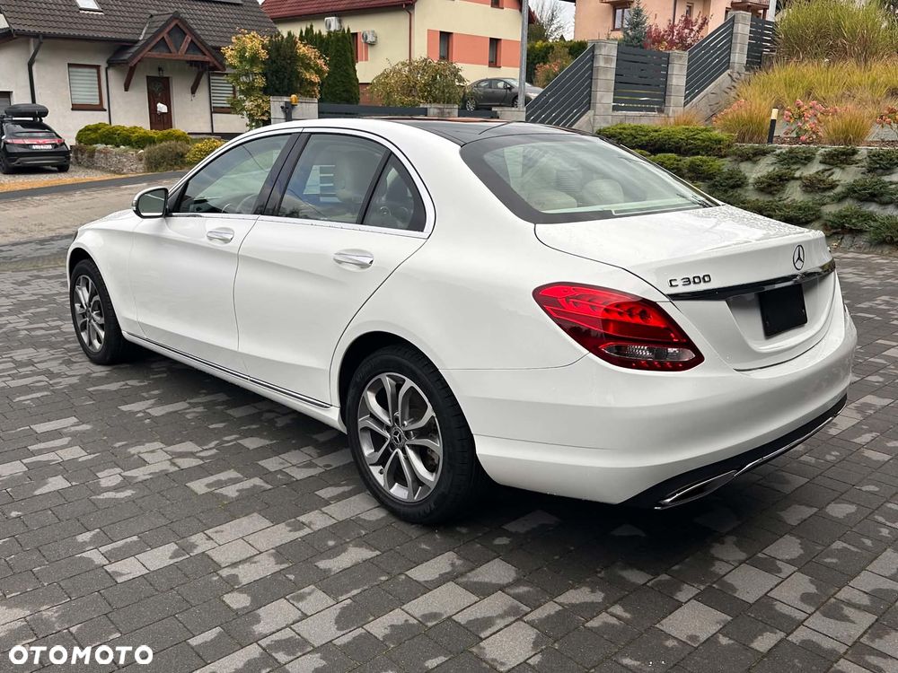 Mercedes-Benz Klasa C 300 9G-TRONIC Edition - 14