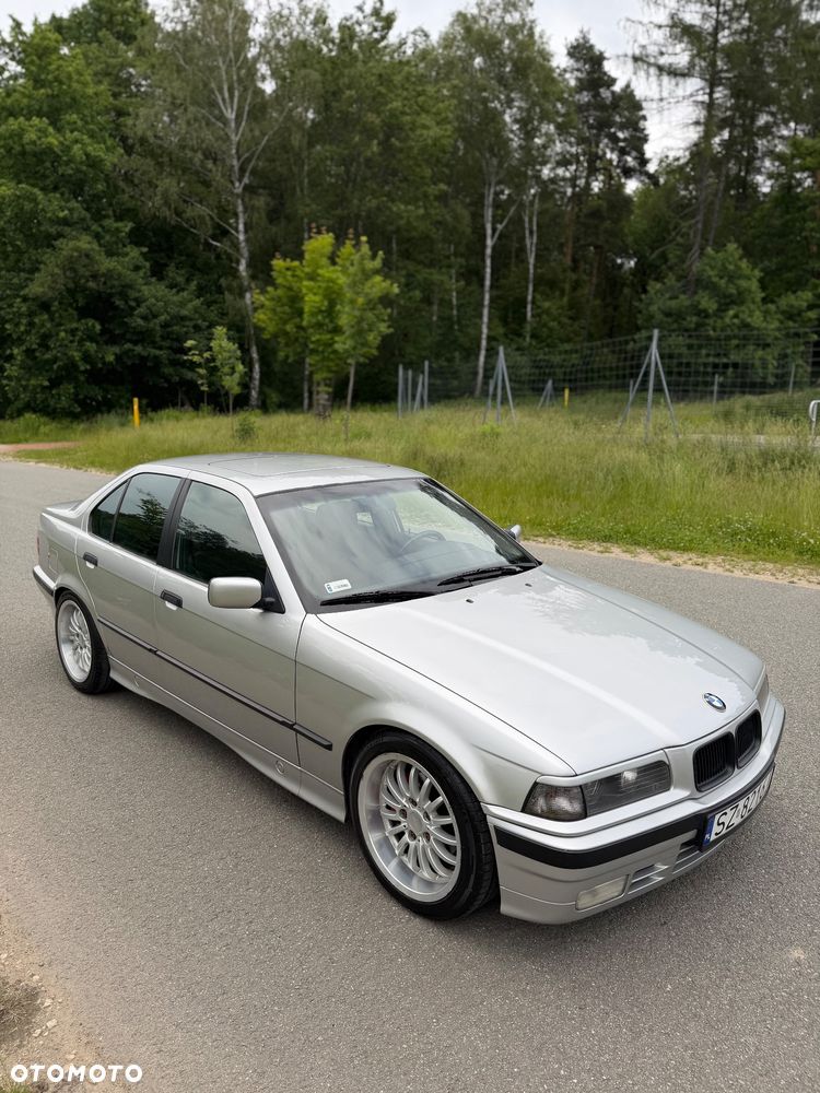 BMW Seria 3 320i - 3
