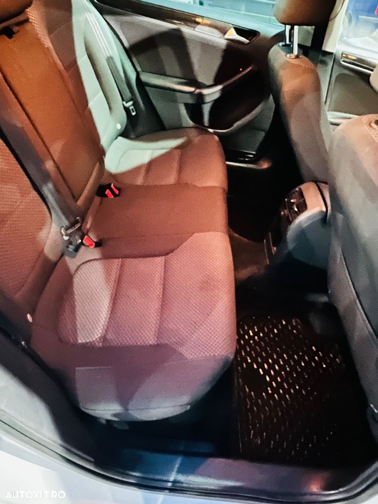 Volkswagen Jetta 2.0 TDI Trendline - 9