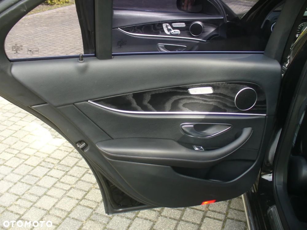 Mercedes-Benz Klasa E 300 9G-TRONIC Avantgarde - 17