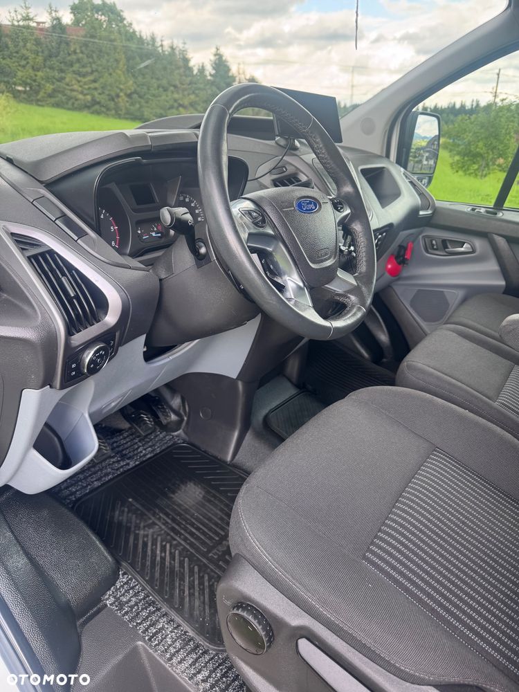Ford Tourneo Custom - 16