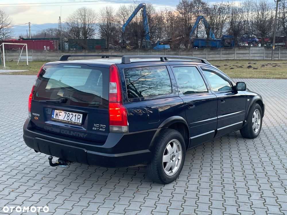 Volvo XC 70 AWD Momentum - 22