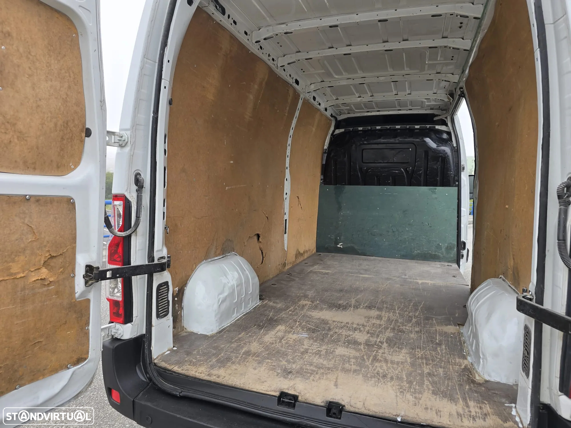 Renault Master 2.3 DCI 135 L3H3 - 12