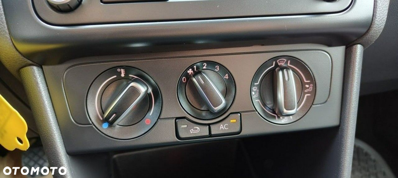 Volkswagen Polo - 32