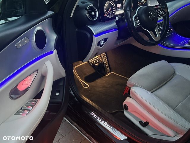 Mercedes-Benz Klasa E 200 d 9G-TRONIC - 13