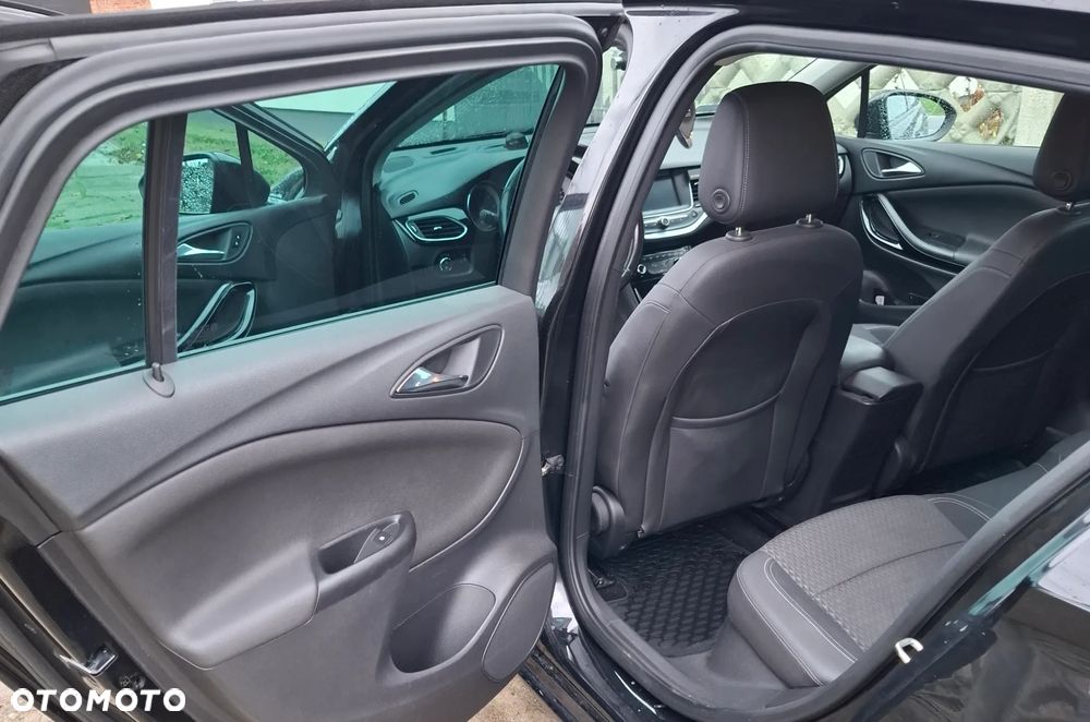 Opel Astra 1.6 CDTI Dynamic S&S - 20