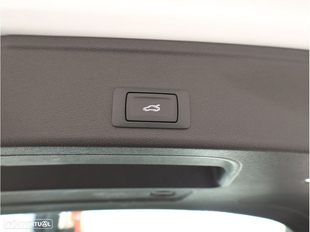 Audi A4 Avant 30 TDI Advanced S tronic — fotografia 18