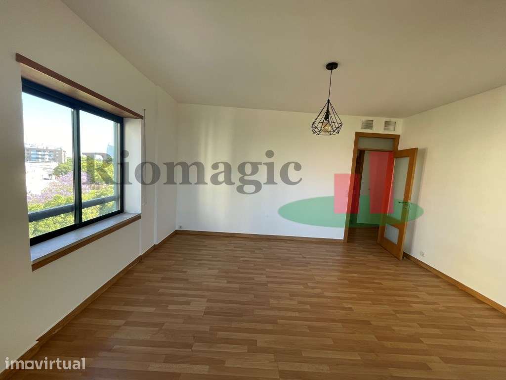 Lisboa - Apartamento T3 com Varanda vista Rio no Parque das Nações - Grande imagem: 4/26