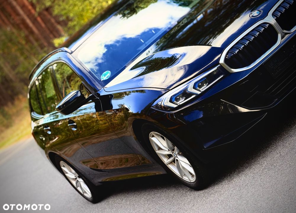 BMW Seria 3 2022 photo 4