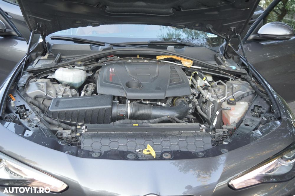 Alfa Romeo Giulia 2.0 Turbo 16V AT8 Veloce - 13