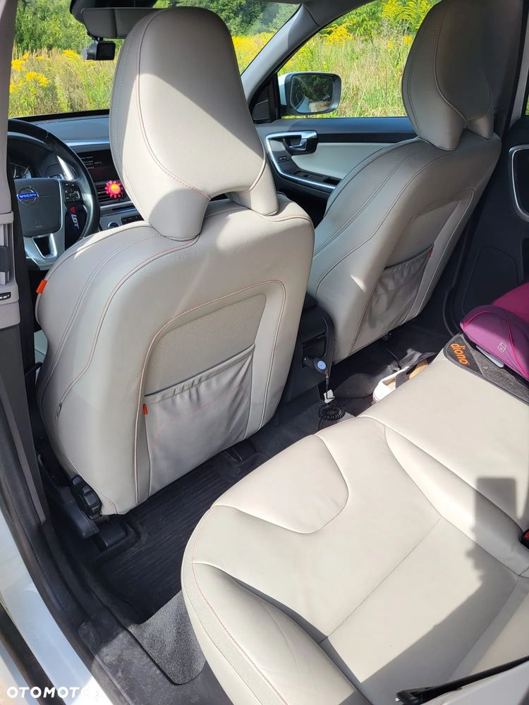 Volvo XC 60 D4 Drive-E Ocean Race - 16