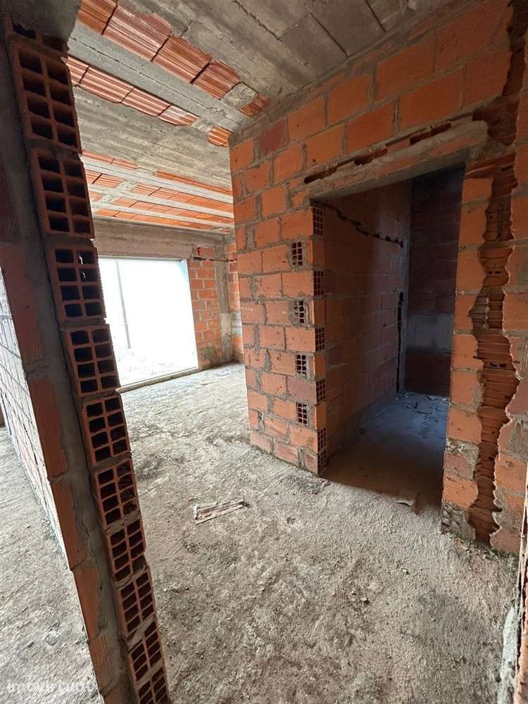 Moradia Geminada T4 Venda em Oliveira do Douro,Vila Nova de Gaia - Grande imagem: 4/8