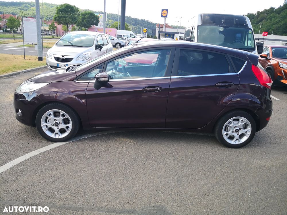 Ford Fiesta 1.6 TDCI SYNC Edition - 18