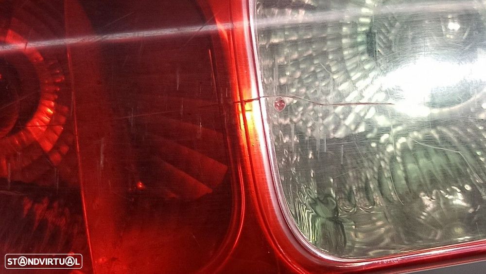 FAROLIM TRASEIRO ESQUERDO CITROEN C8 2.0 HDI SX - 3