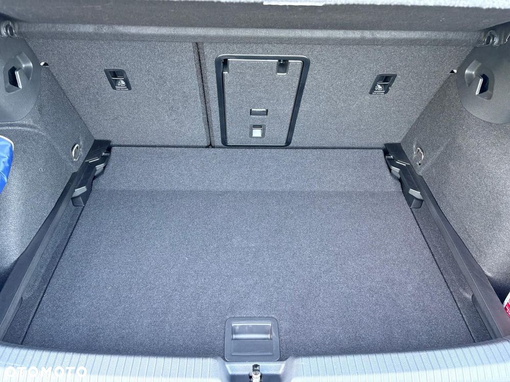 Volkswagen Golf 1.5 TSI EVO Style - 29