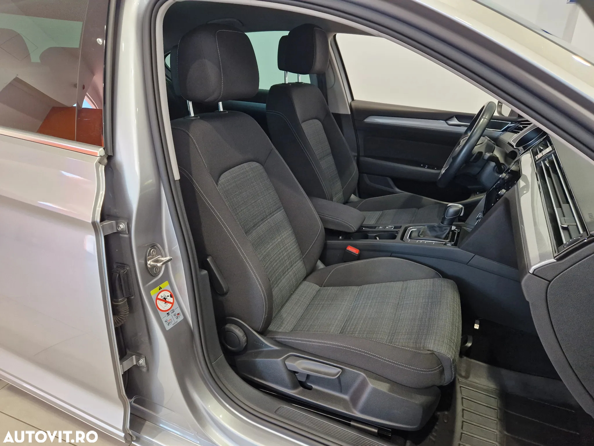 Volkswagen Passat 2.0 TDI DSG Comfortline - 13