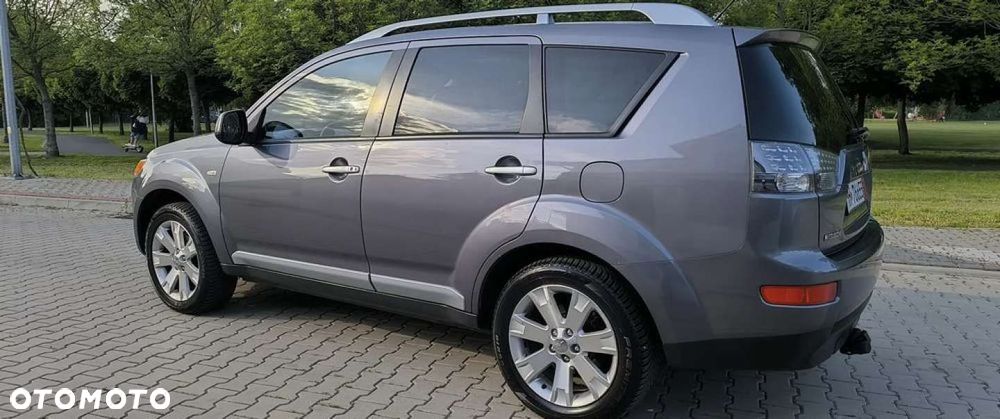 Mitsubishi Outlander - 14