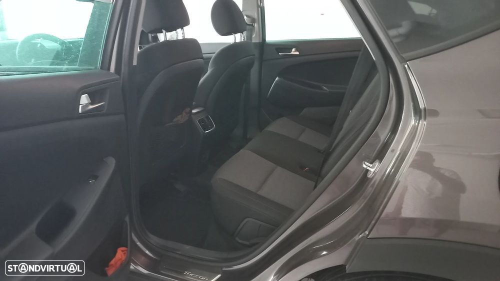 Hyundai Tucson 1.6 CRDi Executive - 10
