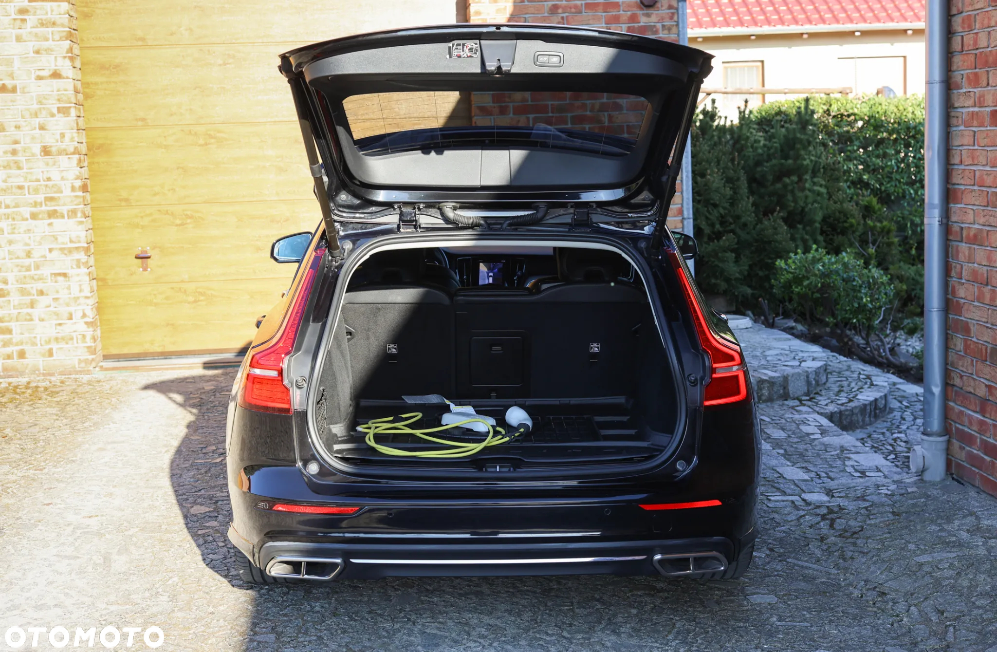 Volvo V60 T6 AWD Plug-In Hybrid Inscription - 14
