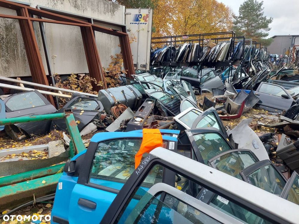 DRZWI KOMPLETNE PRAWY TYŁ FIAT PANDA II 793 - 6