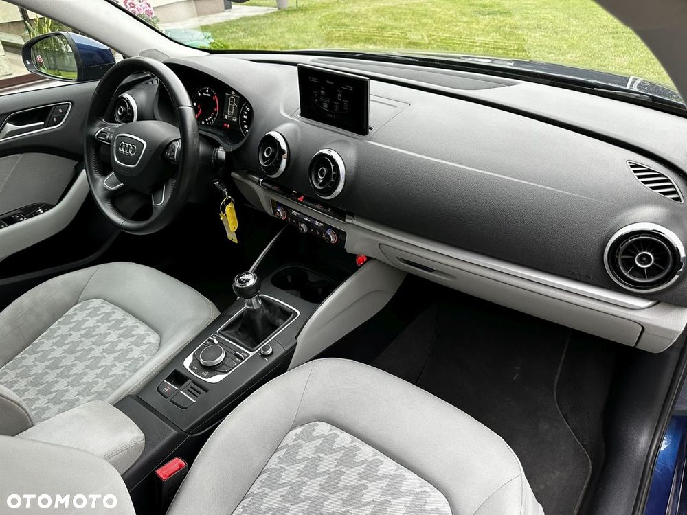 Audi A3 Sportback 1.6 TDI (clean diesel) S line Sportpaket - 30