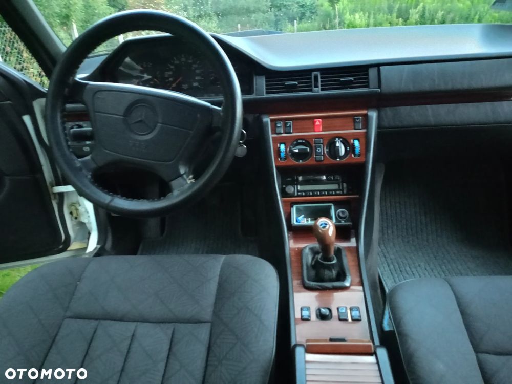 Mercedes-Benz W124 (1984-1993) - 9