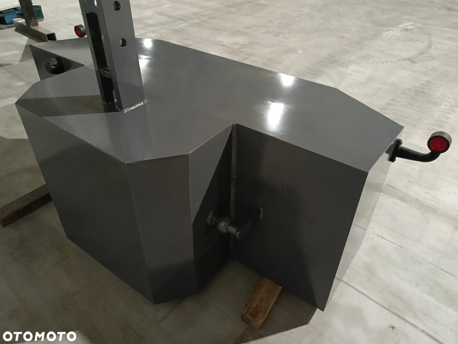 NOWY Obciążnik Balast stalowy do ciągnika zaczep TUZ  1800kg + oświetlenie - 3