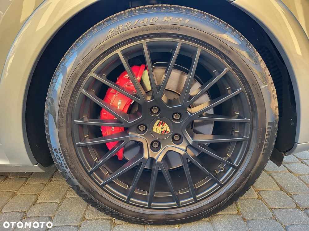 Porsche Cayenne GTS - 34