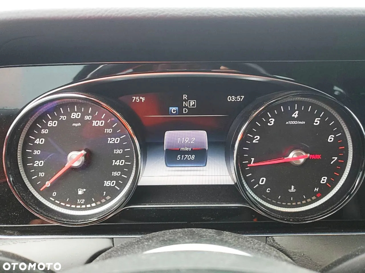 Mercedes-Benz Klasa E 300 9G-TRONIC - 9