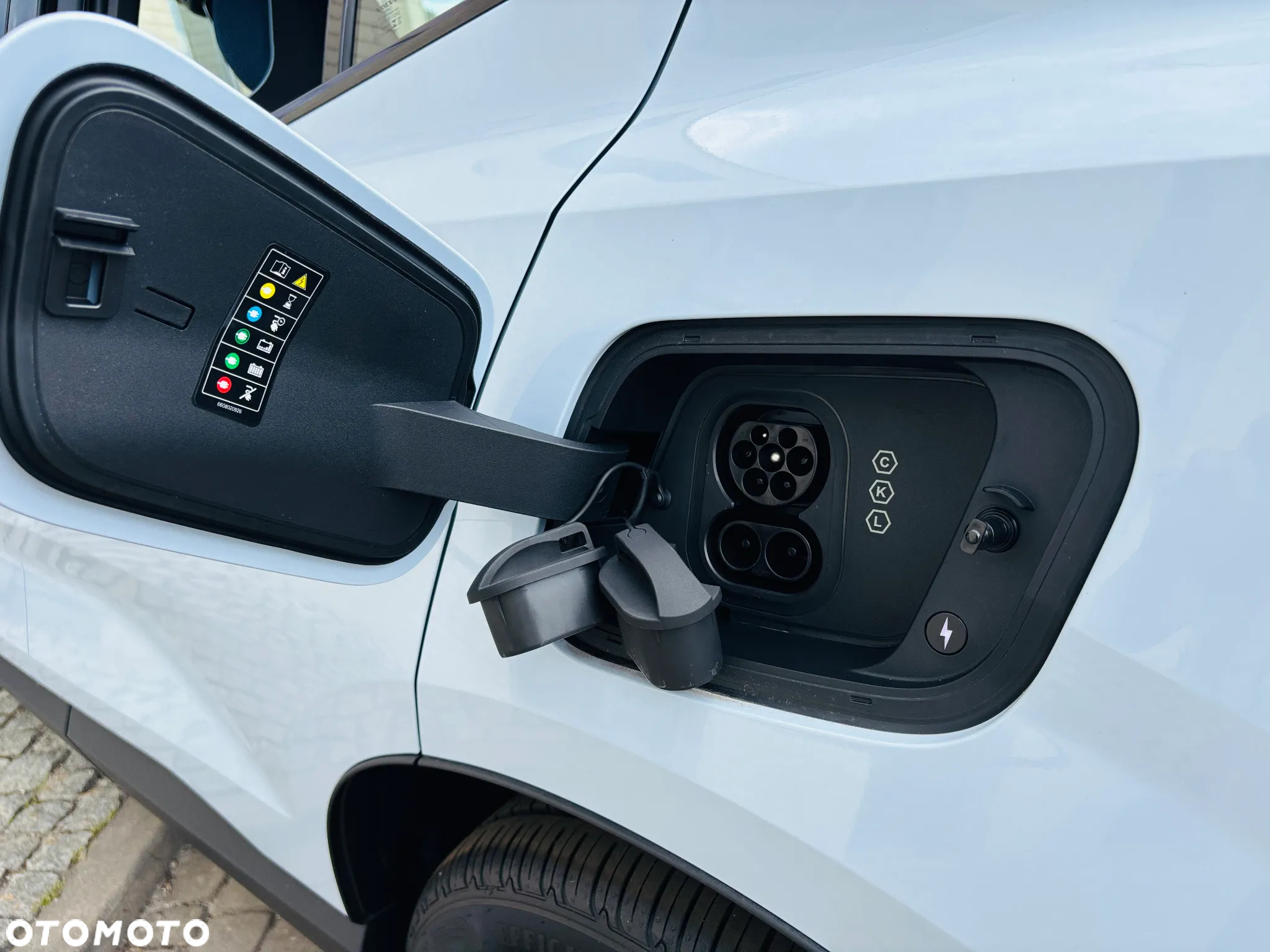 Volvo EX30 69kWh Single Motor Long Range Core - 16