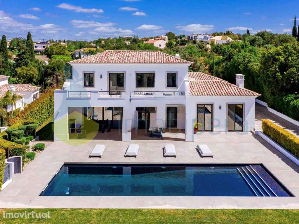 Excepcional Moradia V4 em Loulé com vistas de campo e mar - Grande imagem: 2/36