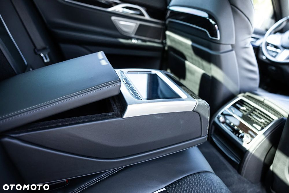 BMW Seria 7 750d xDrive - 13