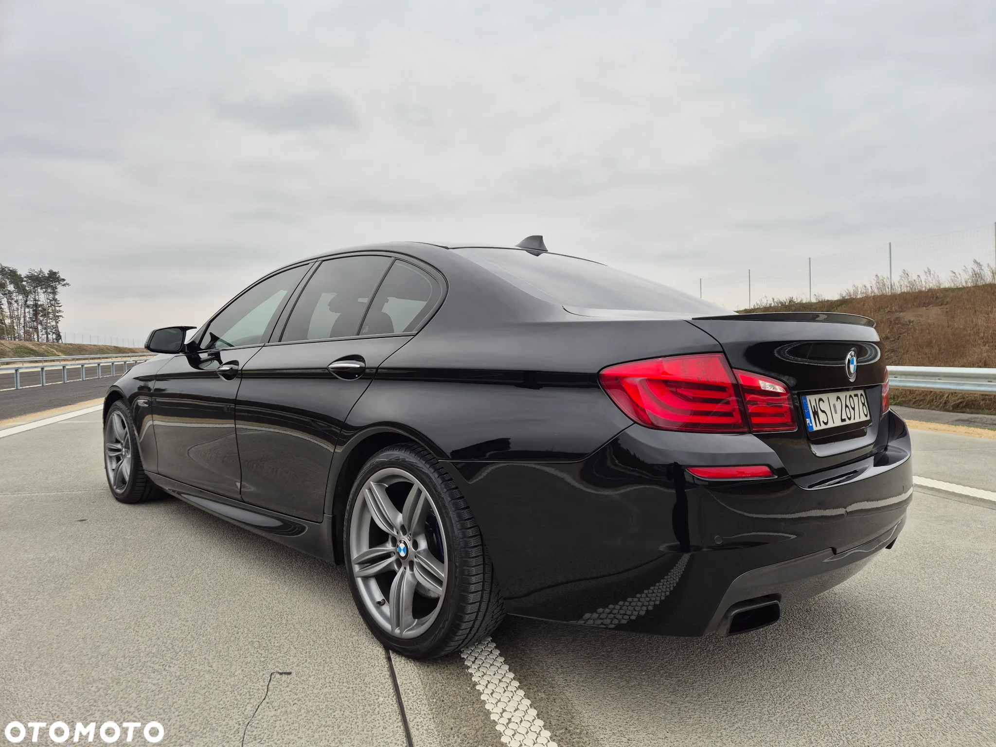 BMW Seria 5 550i xDrive Sport-Aut - 6