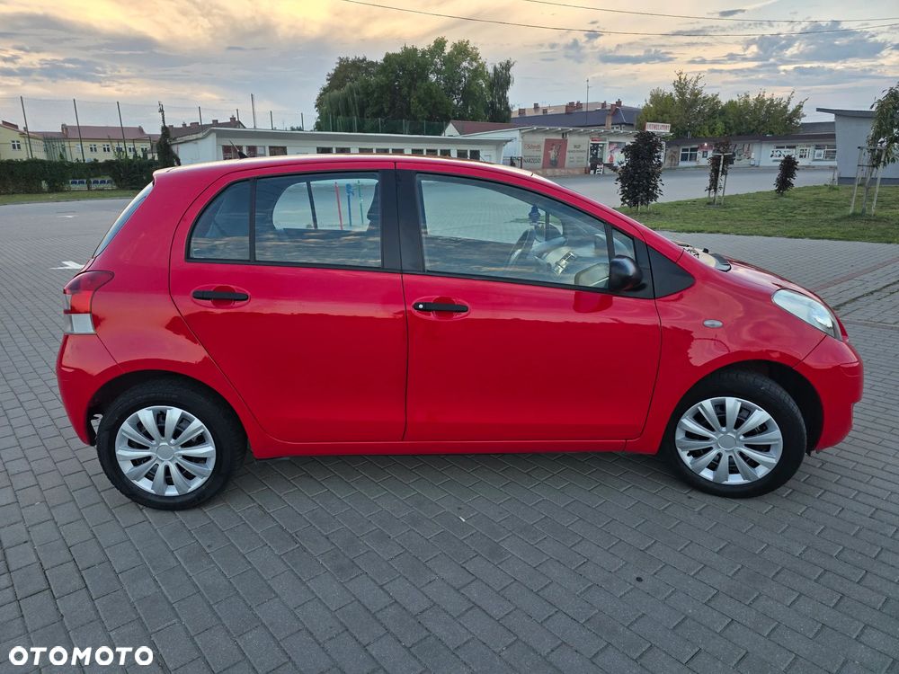 Toyota Yaris - 10