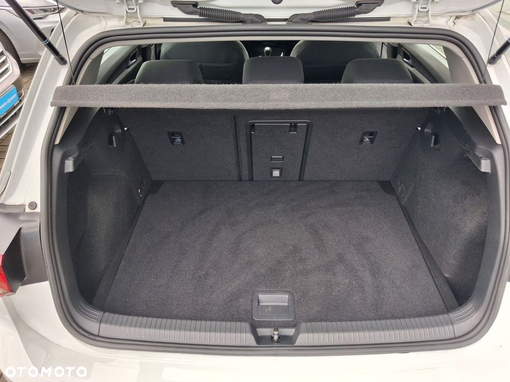 Volkswagen Golf 1.5 TSI EVO Style - 27