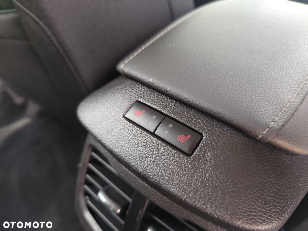 Ford Mondeo - 35