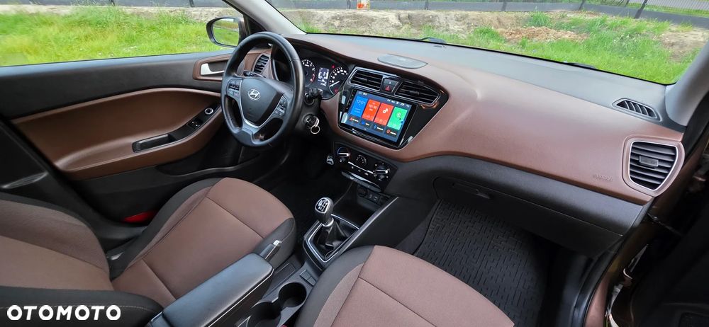 Hyundai i20 1.4 YES Gold - 16