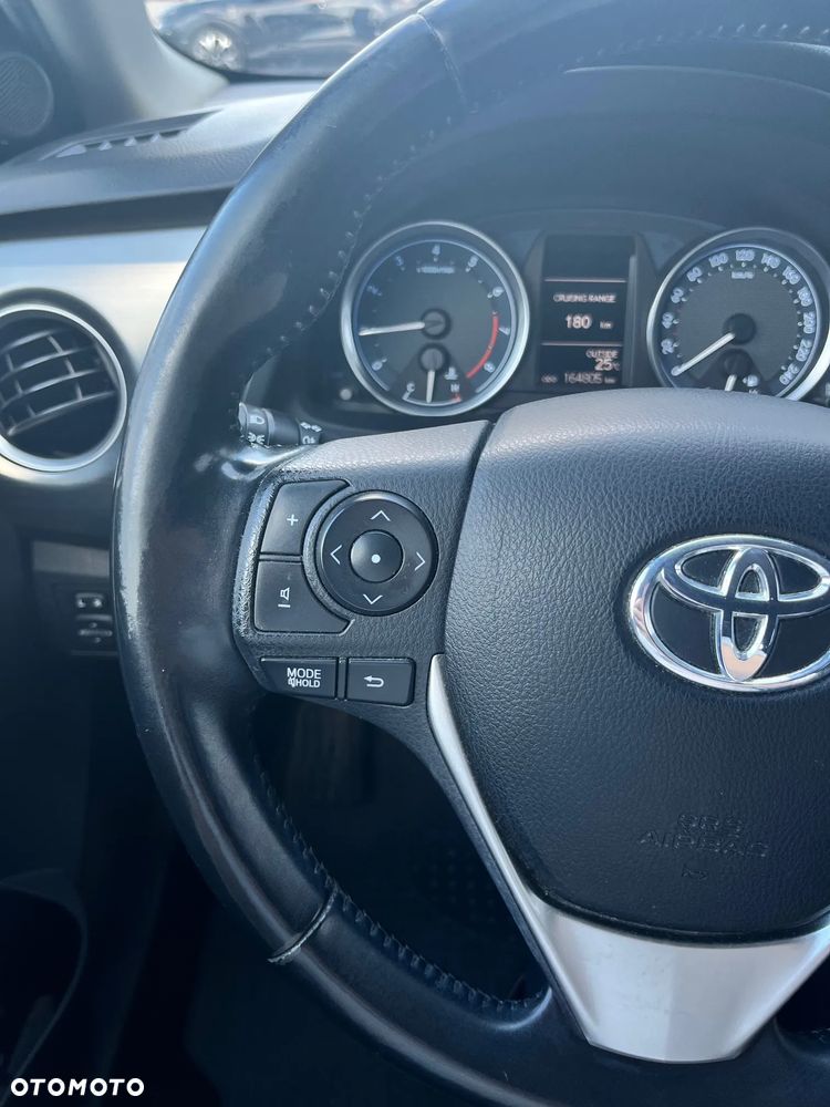 Toyota Auris - 12