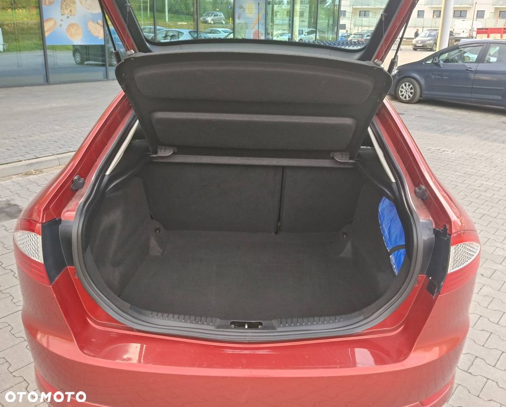 Ford Mondeo 2.3 Ghia - 8