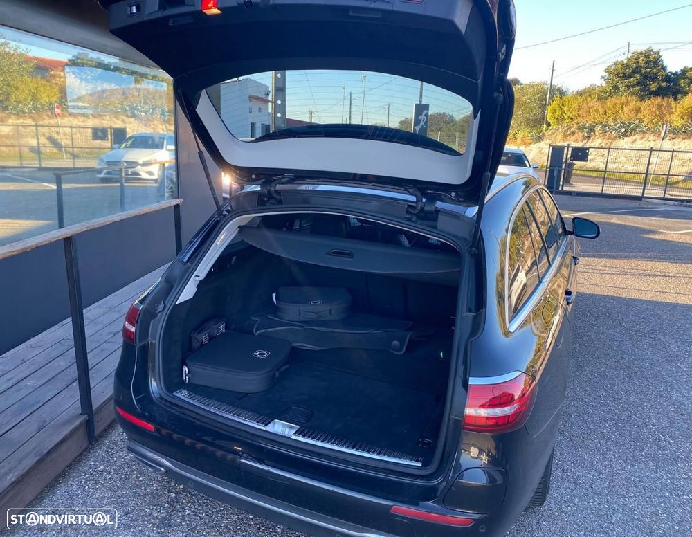 Mercedes-Benz E 300 de 9G-TRONIC - 11
